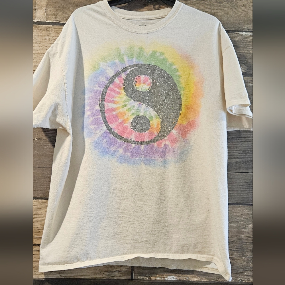 Ying Yang Tie Dye Size XL Short Sleeve